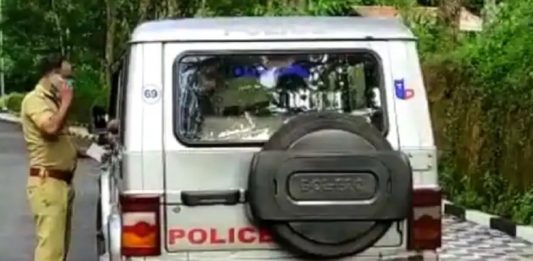 Employee hanged dead in front of village office in Payayavur