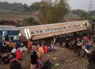 Train-derails-in-West-Bengal;-Three-deaths