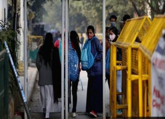 Health Minister Says That Covid Cases In Delhi Decreases