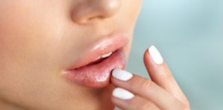 ചുണ്ടുകൾ മനോഹരമാക്കാം; ഇതാ ചില പൊടിക്കൈകൾ