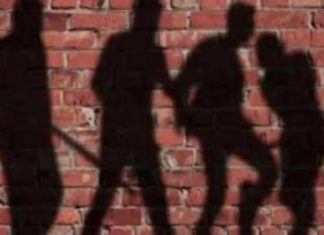 ഔഷധ വേര് മോഷ്ടിച്ചുവെന്ന് ആരോപിച്ച് ആദിവാസി യുവാവിന് ക്രൂര മർദ്ദനം Attack against Youth