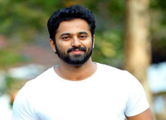 നടൻ ഉണ്ണി മുകുന്ദന്റെ പാലക്കാട്ടെ വീട്ടിൽ എൻഫോഴ്സ്മെന്റ് റെയ്ഡ് actor Unni Mukundan