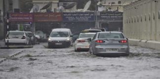 കനത്ത മഴയും കാറ്റും തുടരുന്നു; യുഎഇയിൽ മിക്കയിടങ്ങളിലും വെള്ളക്കെട്ട് Heavy Rain And Thunder Continues In UAE