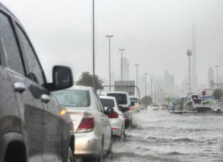 യുഎഇ മഴക്കെടുതി; ലോൺ തിരിച്ചടവിന് ആറുമാസം വരെ സമയം നീട്ടി നൽകും Heavy Rain And Thunder Continues In UAE