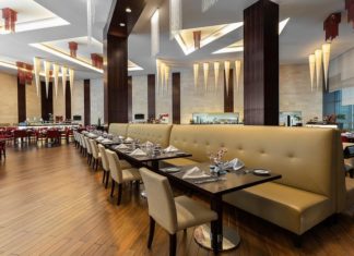 Social Distance Neccessery In Restuarents In Saudi