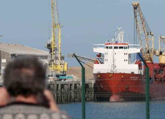 France captures Russian ship; The move comes as part of an EU embargo