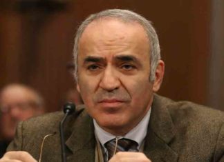 ‘ചർച്ചകൊണ്ട് കാര്യമില്ല, പുടിന് അതേ നാണയത്തിൽ മറുപടി നൽകണം’; മുൻ ലോക ചെസ് ചാംപ്യൻ 'must respond in the same manner as putin do'; Former World Chess Champion