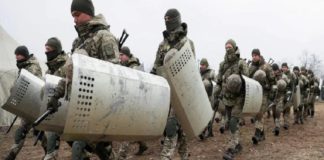 പട്ടാളനിയമം; ആയുധം കയ്യിലുള്ളവർക്ക് സൈന്യത്തിന്റെ ഭാഗമാകാമെന്ന് യുക്രൈൻ