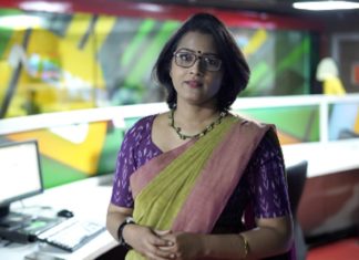 സ്മൃതി പരുത്തിക്കാടിന് എതിരായ സൈബർ ആക്രമണം; കേസെടുത്തു
