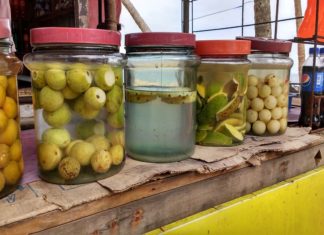 ഉപ്പിലിട്ട പഴങ്ങളും പച്ചക്കറികളും വിൽക്കുന്നതിന് വിലക്ക്; കോഴിക്കോട് കോർപ്പറേഷൻ Kozhikode Corporation Banned The Sale Of Pickled Vegitables And Fruits