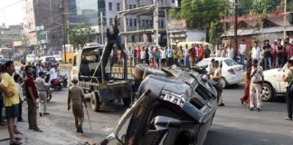 വാഹനങ്ങൾ ഇടിച്ചുതെറിപ്പിച്ച ട്രക്ക് കാറിനുമേൽ മറിഞ്ഞു; അഞ്ച് മരണം accident in Jharkhand 5 died