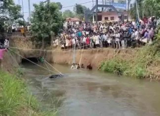 അടൂരിൽ കാർ കനാലിലേക്ക് മറിഞ്ഞു; 3 മരണം accident-in-Adoor