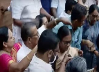 ബജറ്റ് കീറിയെറിഞ്ഞ് പ്രതിപക്ഷം; തൃശൂർ കോർപറേഷനിൽ പ്രതിഷേധം Congress protests in Thrissur Corporation