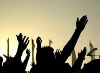 Merchants to open shops, strikers to close; Conflict at Ramanattukara