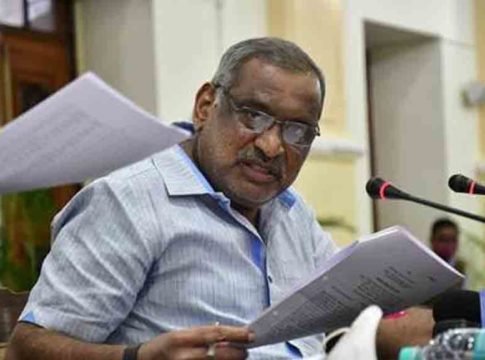 Ban on Muslim traders; Karnataka Law Minister says no intervention