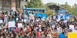 ബസ് ഇടിച്ച് വിദ്യാർഥിനി മരിച്ചു; ബസ് സ്റ്റാന്റ് ഉപരോധിച്ച് സഹപാഠികൾ