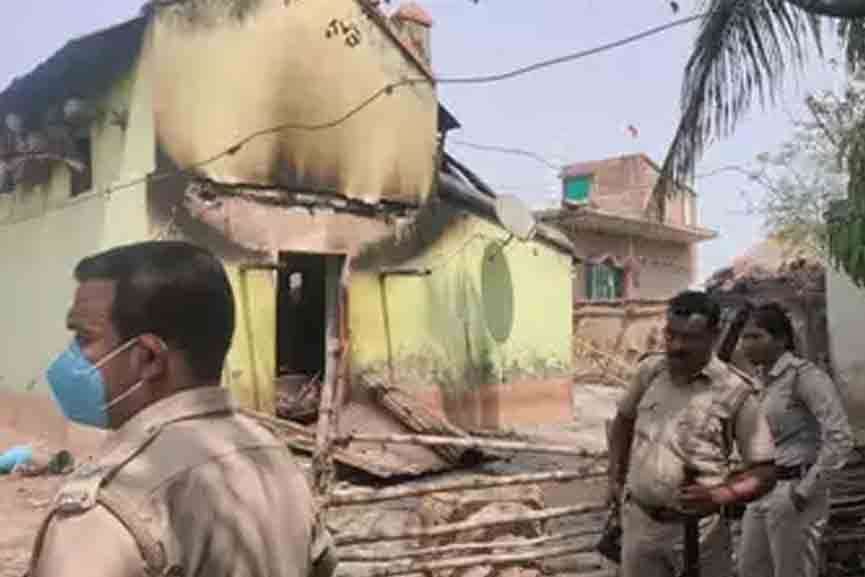 Bengal-Arson Centre seeks report in 72 hours, BJP asks for Mamata Banerjee’s resignation