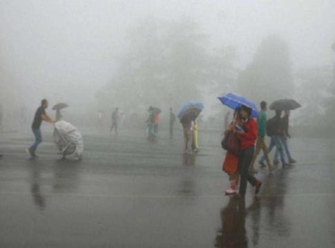 മഴക്കെടുതിയിൽ എട്ടുമരണം; ഇന്ന് 12 ജില്ലകളിലും ഓറഞ്ച് അലർട്ട്, പരീക്ഷകൾ മാറ്റി Heavy Rain