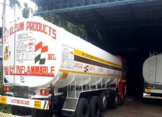 Tanker lorry strike enters second day
