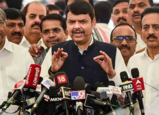 Devendra Fadnavis to appear before Mumbai police on Sunday in phone-tapping case