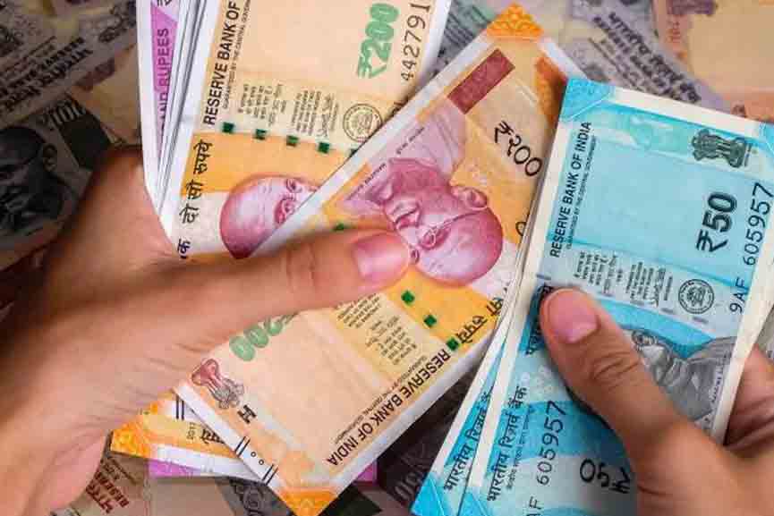 Rupee-depreciates-against-dollar-in-early-trade Rupee depreciates against dollar in early trade