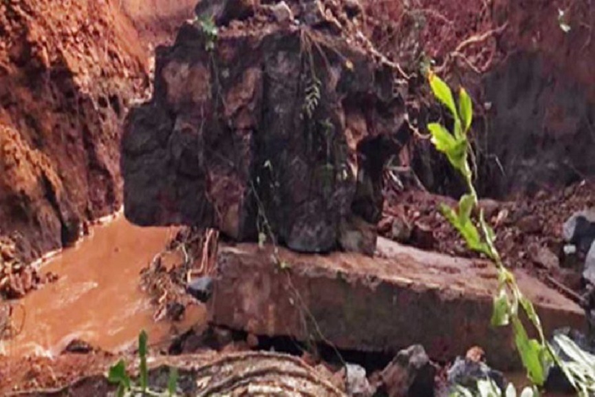 Canal breaks in Kozhikode Maruthongara Canal breaks in Kozhikode Maruthongara