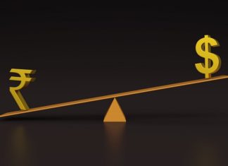 റെക്കോർഡ് തകർച്ചയിൽ രൂപ; സ്വർണ വില കുതിക്കുന്നു Indian-Rupee-dollar