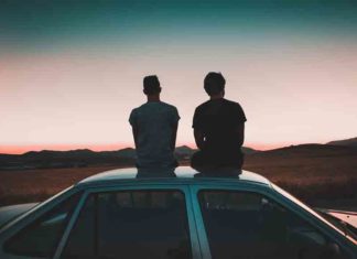 യുക്രൈൻ യുദ്ധഭൂമിയിൽ രണ്ടുവഴിക്കായ മലയാളി സഹോദരങ്ങൾക്ക് പോളണ്ടിൽ പുനഃസമാഗമം Reunion in Poland for the Malayalee brothers in the Ukrainian battlefield