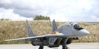 യുക്രൈന് യുദ്ധ വിമാനങ്ങൾ നൽകാൻ ഒരുങ്ങി പോളണ്ടും, യുഎസും poland-us