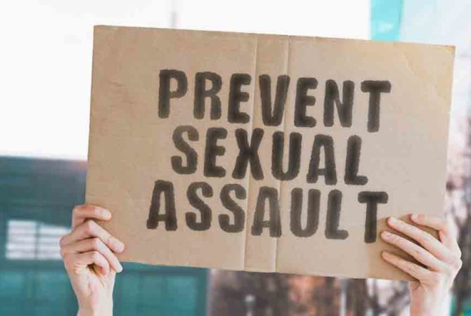 കലൂരിൽ നടിക്ക് നേരെ ലൈംഗികാതിക്രമം; ഐടി മാനേജരായ യുവാവ് അറസ്റ്റിൽ sexual assault complaint; Case against central university teacher