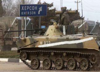 യുക്രൈൻ ജനതയും റഷ്യൻ സേനയും നേർക്കുനേർ; വെടിവെപ്പ് Ukrainian people and Russian army face to face; Shooting