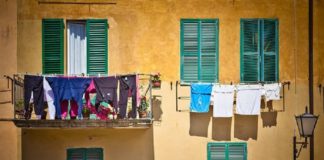 Fine For Hanging Laundry On Balcony In Abu Dhabi