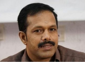 ചോദ്യപേപ്പര് വിവാദം; പിജെ വിന്സെന്റ് അവധിയിലേക്ക്