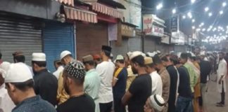 റോഡിൽ നമസ്കരിച്ചതിന് ആഗ്രയിൽ 150 പേർക്കെതിരെ കേസ്