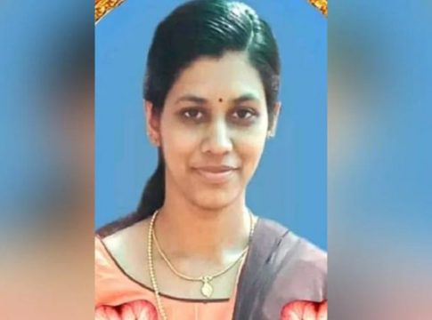 സ്കൂട്ടറിൽ ബൈക്കിടിച്ച് അപകടം; കോട്ടയത്ത് യുവതി മരിച്ചു Accident In Kottayam Manimala And One Were Died