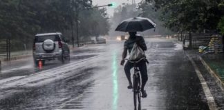 തീവ്രമഴ മുന്നറിയിപ്പ്; സംസ്ഥാനത്ത് നാല് ജില്ലകളിൽ ഓറഞ്ച് അലർട് Rain warning withdrawn; Yellow Alert in one district only