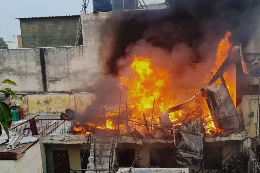 Cylinder Blast In Delhi And 13 Were Injured Cylinder Blast In Delhi And 13 Were Injured