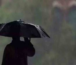 വടക്കൻ ജില്ലകളിൽ കനത്ത മഴ; കണ്ണൂരിൽ കെട്ടിടം തകർന്നു, തൃശൂരിൽ മിന്നൽചുഴലി Heavy rain continues;