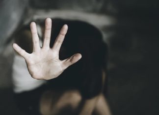 ലൈംഗിക പീഡനം, കൊലപാതക ശ്രമം; ഭർത്താവിനും സുഹൃത്തിനുമെതിരെ കേസ് Case Against Husband And His Friend For Raping Woman