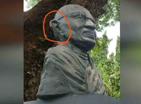 The ear of the Gandhi statue in the Kozhikode District Court was smashed