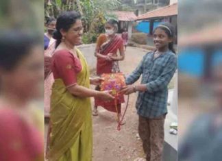 The 8-year-old returned the teacher's lost bag