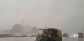Hail and storms in Delhi; Flights delayed