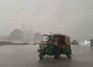 Hail and storms in Delhi; Flights delayed