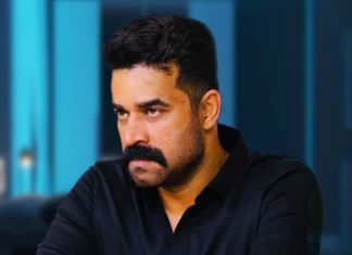 ആദ്യം വിജയ് ബാബു നാട്ടിലെത്തട്ടെ; മുൻകൂർ ജാമ്യാപേക്ഷ പരിഗണിക്കുന്നത് നാളത്തേക്ക് മാറ്റി Bail Plea Of Vijay Babu Will Consider Tomorrow Said High Court