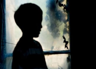 ഉരുട്ടിക്കളിച്ച ടയർ ദേഹത്ത് തട്ടി; മലപ്പുറത്ത് ആറാം ക്ളാസ് വിദ്യാർഥിക്ക് ക്രൂരമർദ്ദനം Dating App Abuse Case in Kasargod