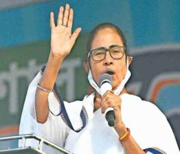 മമതയ്ക്ക് കനത്ത തിരിച്ചടി; തൃണമൂൽ കോൺഗ്രസിന്റെ പേരും ചിഹ്നവും മരവിപ്പിച്ചു Mamata-Banerjee