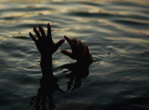 ഒരുകിലോമീറ്റർ ഓടി, ആറ്റിലേക്ക് ചാടി; ഒഴുക്കിൽപ്പെട്ട ബാലന് രക്ഷകനായി അക്ഷയ് drowned