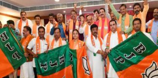 former-karnataka-minister-joins-bjp