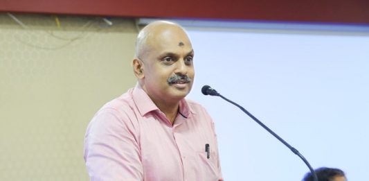 എസ് ശ്രീജിത്തിനെതിരായ വിജിലൻസ് അന്വേഷണം; ആഭ്യന്തര വകുപ്പ് സെക്രട്ടറി നേരിട്ട് ഹാജരാകണം Petition Against The Transfer Of S Sreejith In High Court