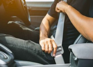 സീറ്റ് ബെൽറ്റ് ഇട്ടില്ലെങ്കിൽ പിഴ 400 ദിർഹം; റാസൽഖൈമ പോലീസ് Ras Al Khaima Police Take Strict Action Against Who Violate Seat Belt Rules